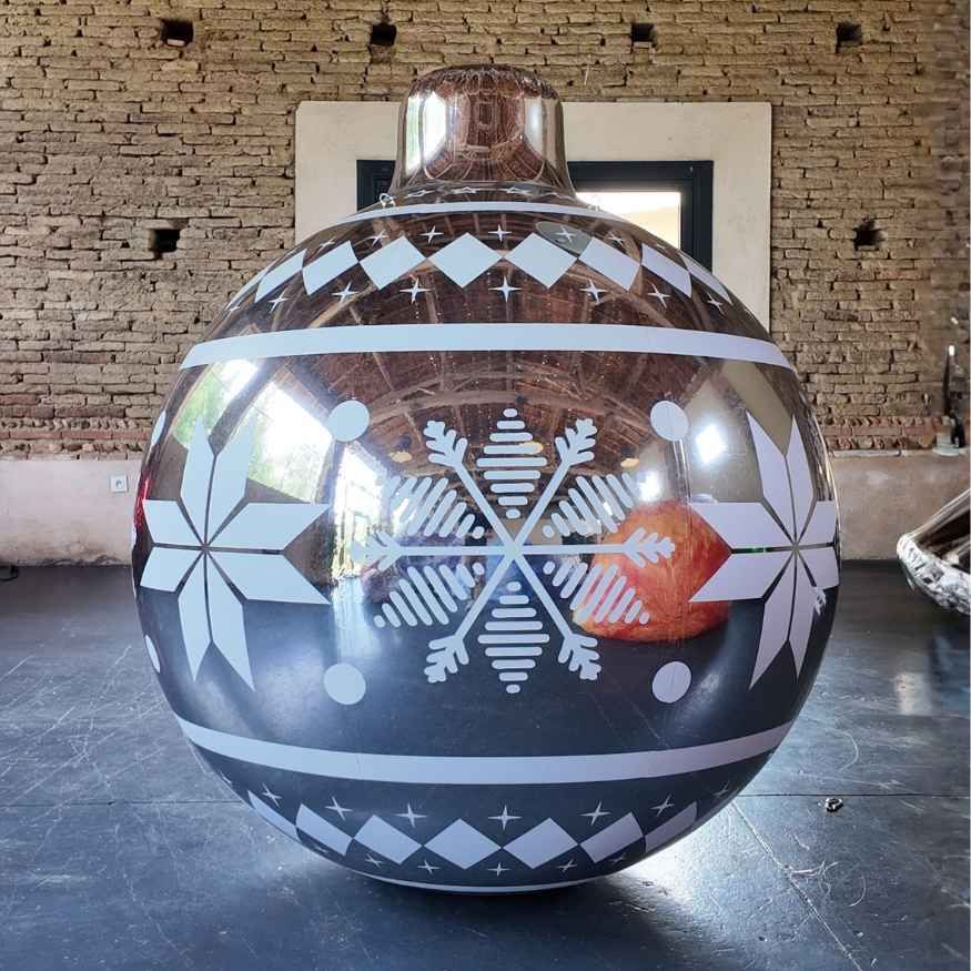 Boule de Noël Géante Gonflable
